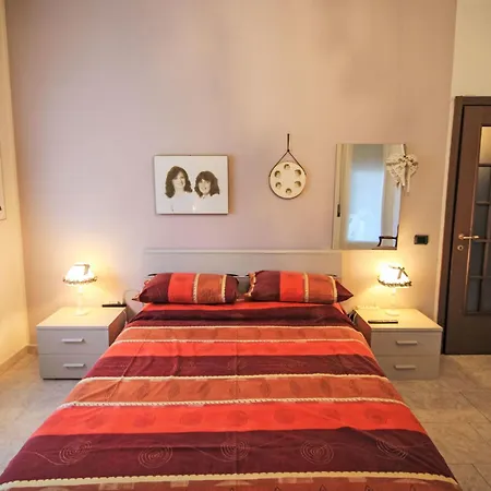 Davide By Interhome דירה